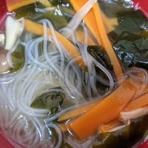 ゴロゴロ野菜でヘルシー☆フォー風春雨スープ